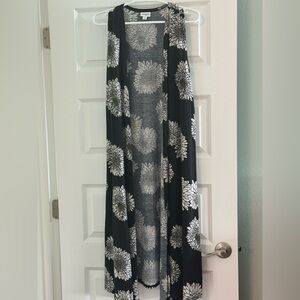 LuLaRoe Joy Vest Black and White Floral